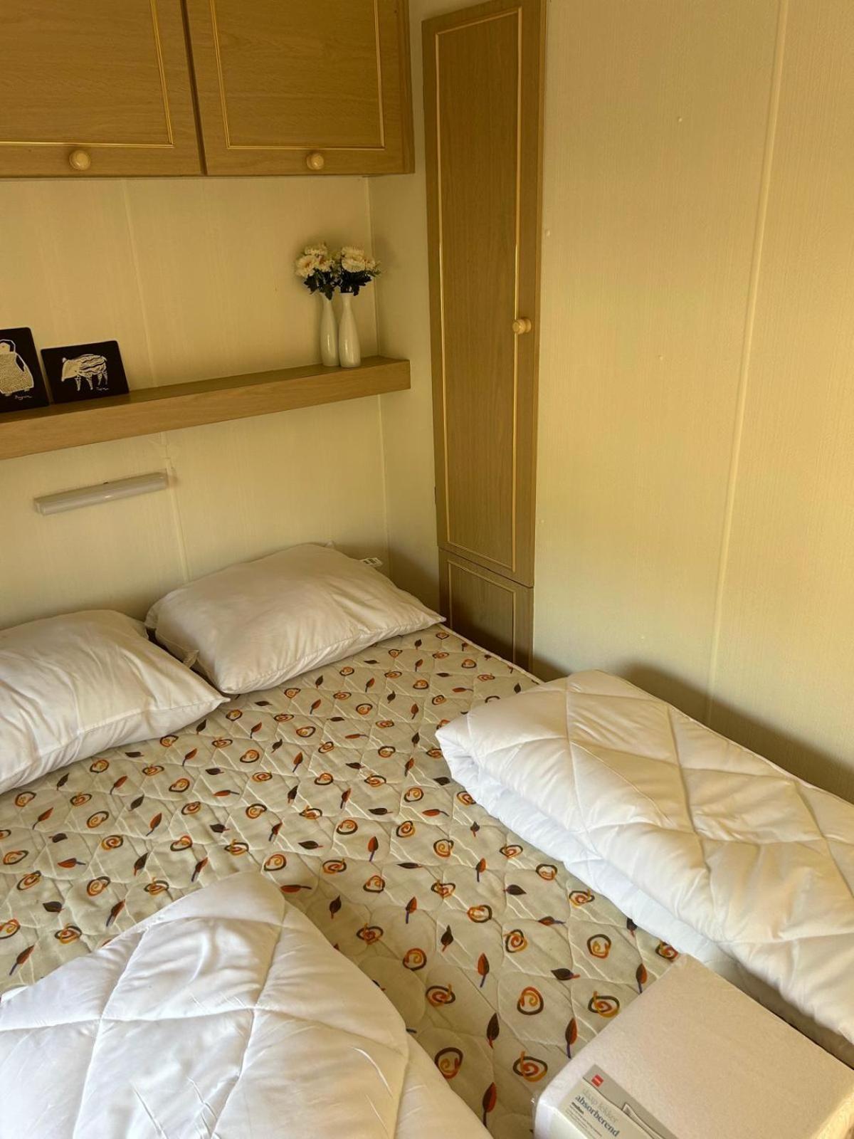 Stacaravan In Bosrijk Gebied Hotel Eext Ngoại thất bức ảnh